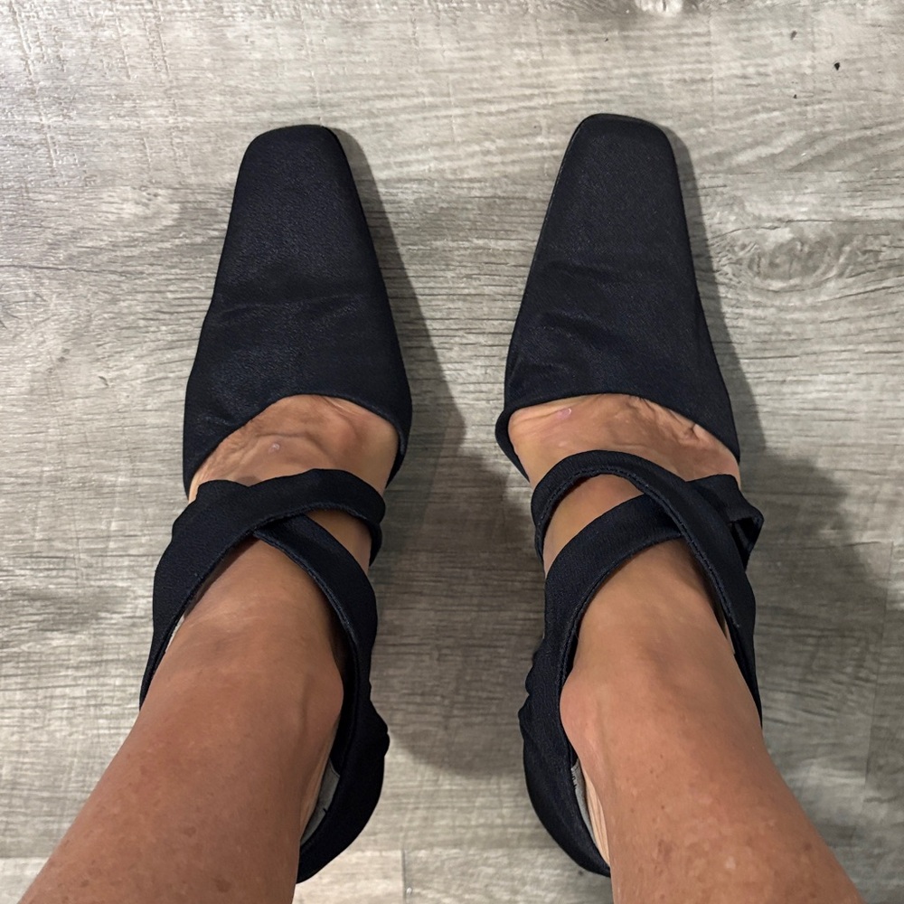 Chic Black Women's Hels with Straps